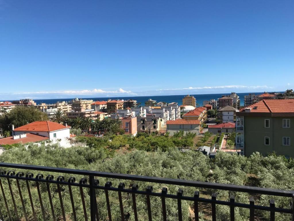 Al Borgo Village Pietra Ligure Buitenkant foto